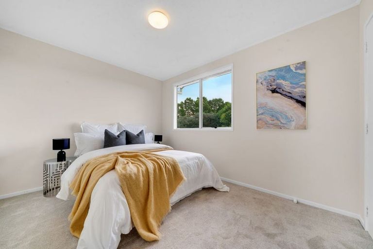 Photo of property in 54 Pukeroa Place, Papakura, 2110