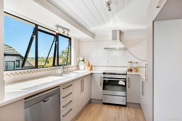 Photo of property in 2/46 Eversleigh Road, Belmont, Auckland, 0622