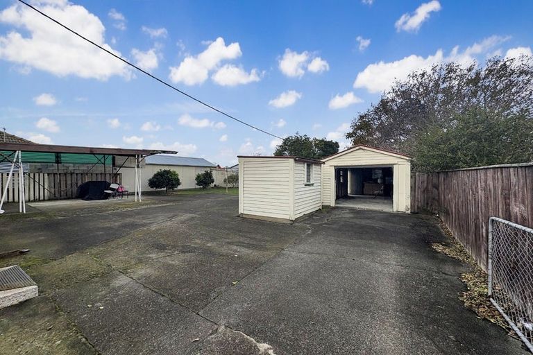 Photo of property in 12 Collett Street, Dannevirke, 4930
