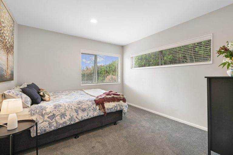 Photo of property in 8 Oak View Terrace, Schnapper Rock, Auckland, 0632