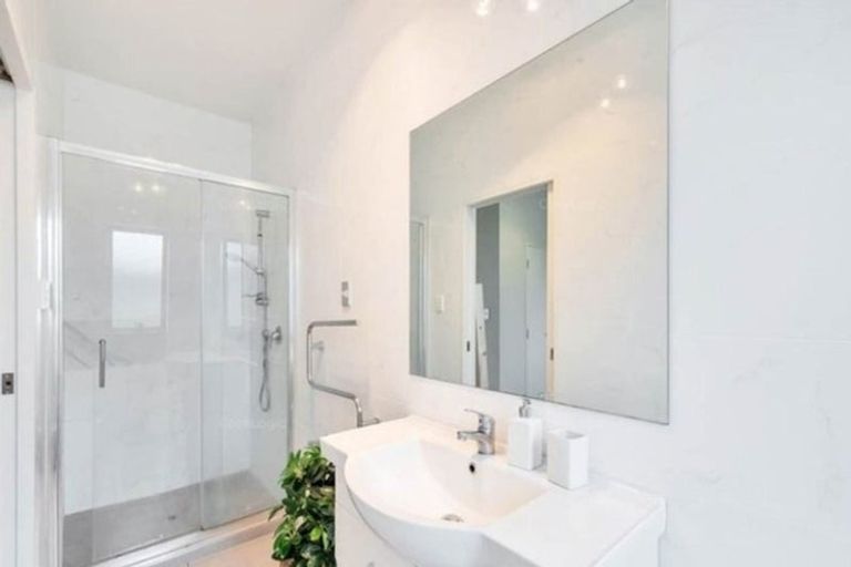 Photo of property in 17 Clendon Place, Manurewa, Auckland, 2102