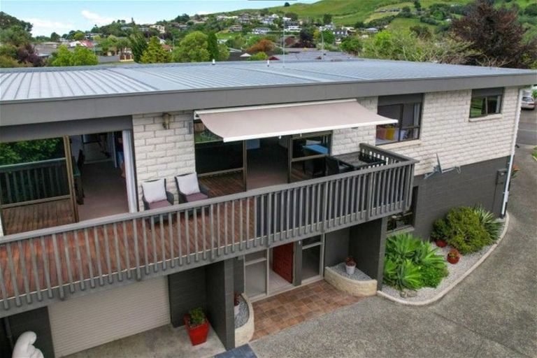 Photo of property in 34 Anderson Road, Taradale, Napier, 4112