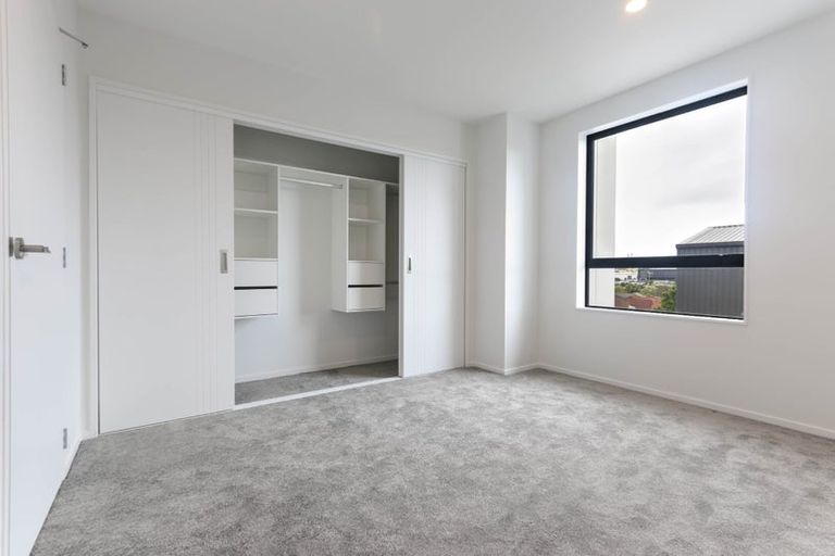 Photo of property in 2/32a Westgate Drive, Massey, Auckland, 0614
