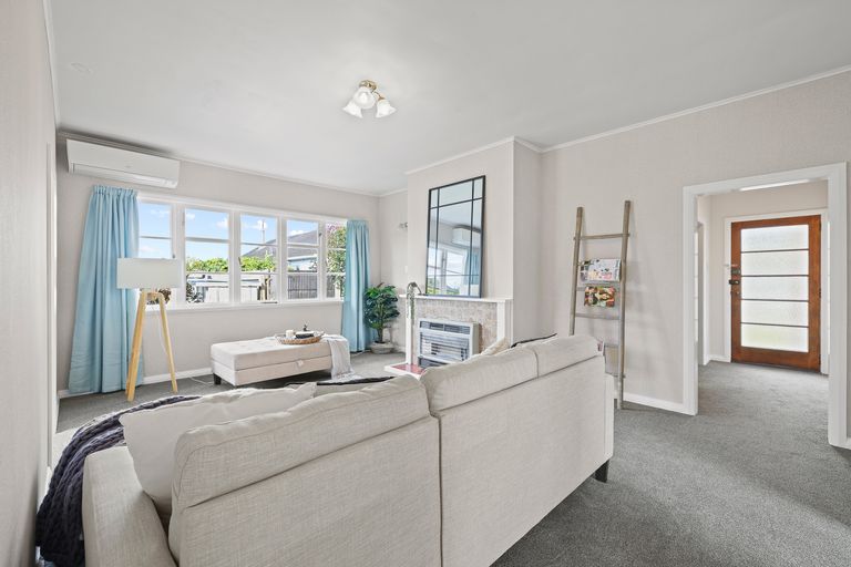 Photo of property in 70 Williams Street, Cambridge, 3434