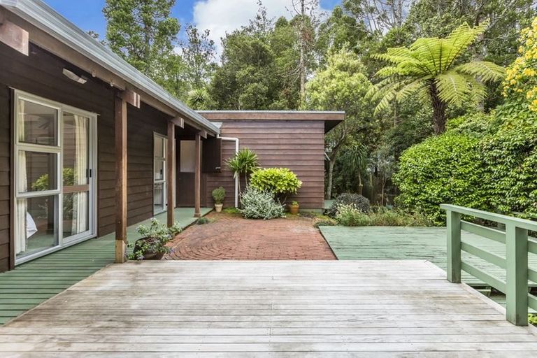 Photo of property in 72 Park Hill Road, Birkenhead, Auckland, 0626