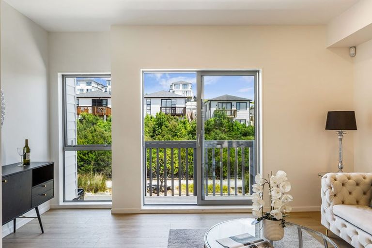 Photo of property in 35 Lawson Creek Street, Massey, Auckland, 0614