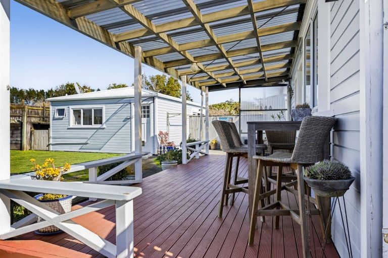 Photo of property in 2 Hurworth Road, Hurworth, New Plymouth, 4371