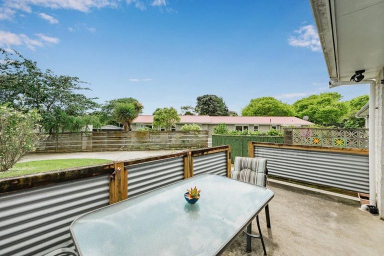 Photo of property in 6a Te Uruhi Grove, Paraparaumu, 5032