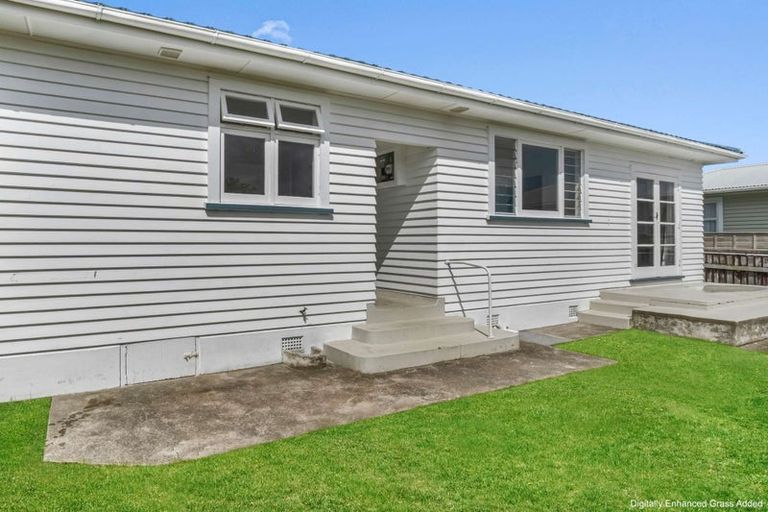 Photo of property in 18 Dudley Street, Levin, 5510