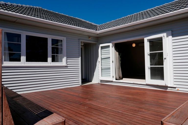 Photo of property in 132 Wellington Road, Paekakariki, 5034