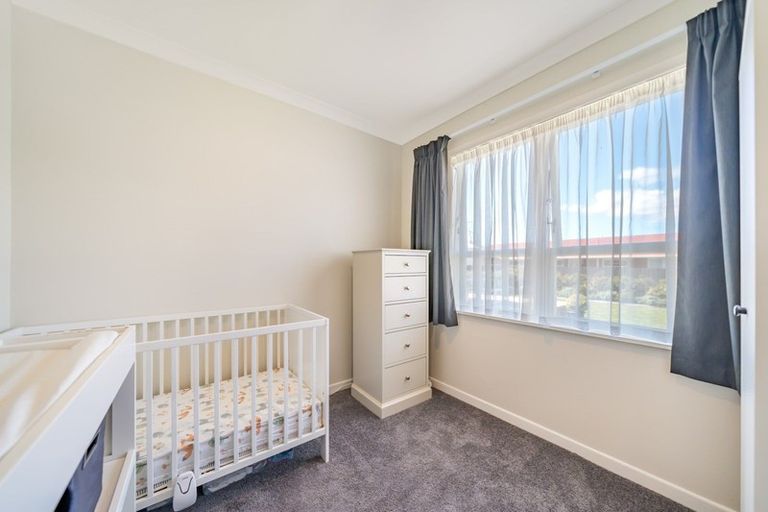 Photo of property in 18 Charles Street, Clouston Park, Upper Hutt, 5018