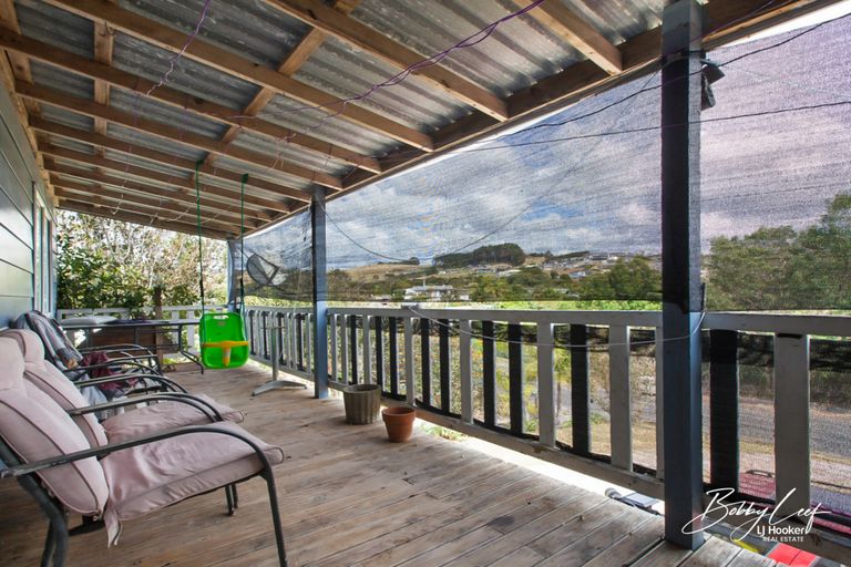 Photo of property in 10 Paradise Road, Coopers Beach, 0420