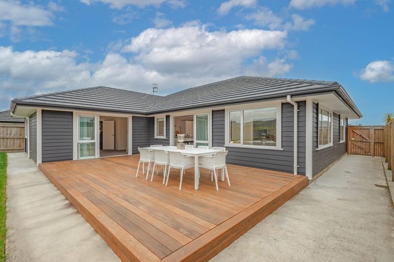 Photo of property in 26 Atlantic Drive, Fitzherbert, Palmerston North, 4410