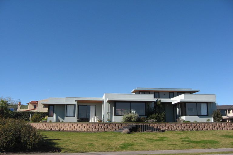 Photo of property in 7 Hikanui Place, Havelock North, 4130