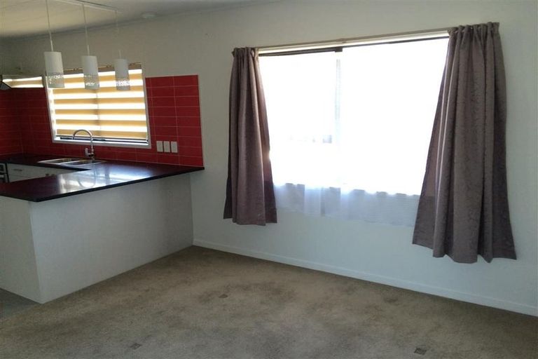 Photo of property in 4 Kopu Place, Clendon Park, Auckland, 2103