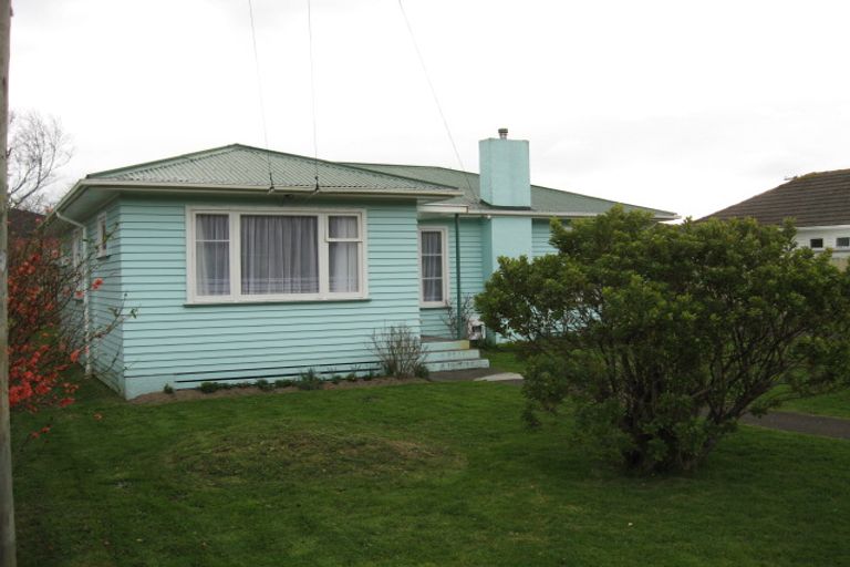 Photo of property in 4 Heath Street, Wainuiomata, Lower Hutt, 5014