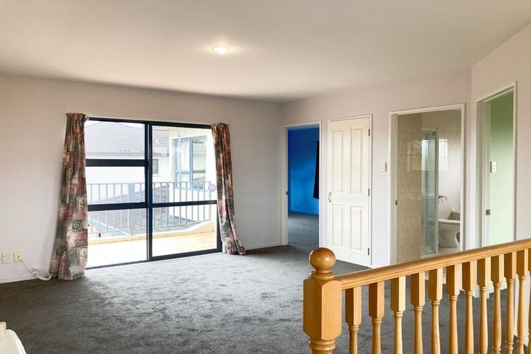 Photo of property in 18 Piriti Drive, Te Atatu Peninsula, Auckland, 0610