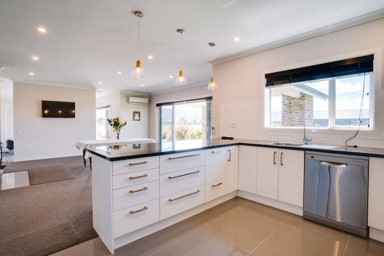 Photo of property in 5 Homestead Avenue, Twizel, 7999