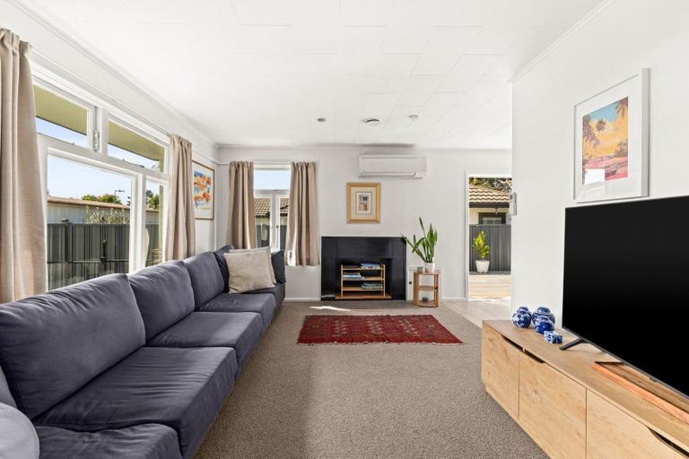 Photo of property in 806 Grove Road, Mayfair, Hastings, 4122