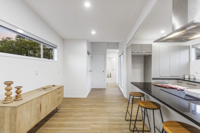 Photo of property in 3a Pah Road, Cockle Bay, Auckland, 2014