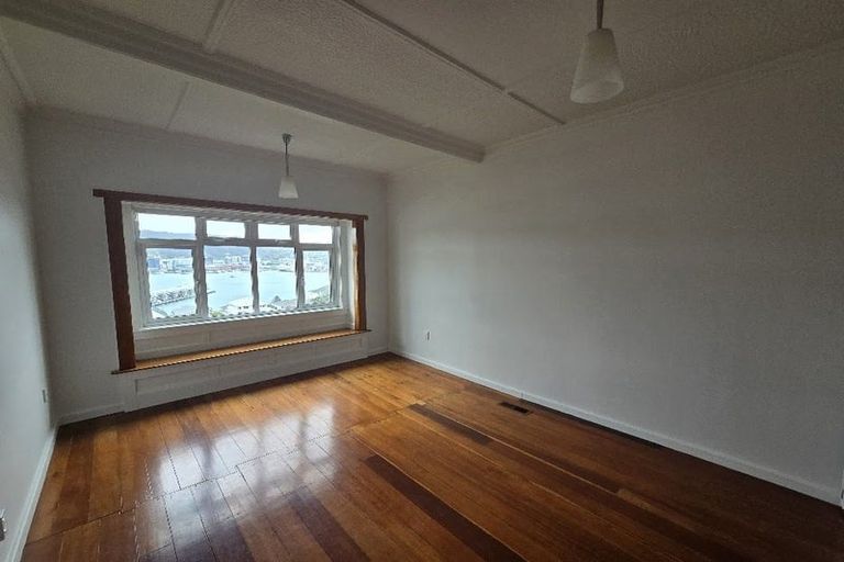 Photo of property in 11 Mcintyre Avenue, Mount Victoria, Wellington, 6011