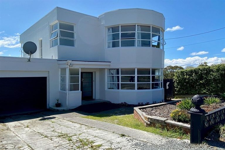 Photo of property in 6 Cossens Street, Balclutha, 9230