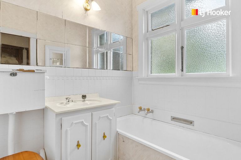 Photo of property in 30 Springhill Road, Mornington, Dunedin, 9011