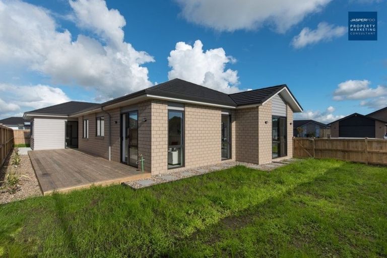 Photo of property in 26 Paso Fino Crescent, Karaka, Papakura, 2113