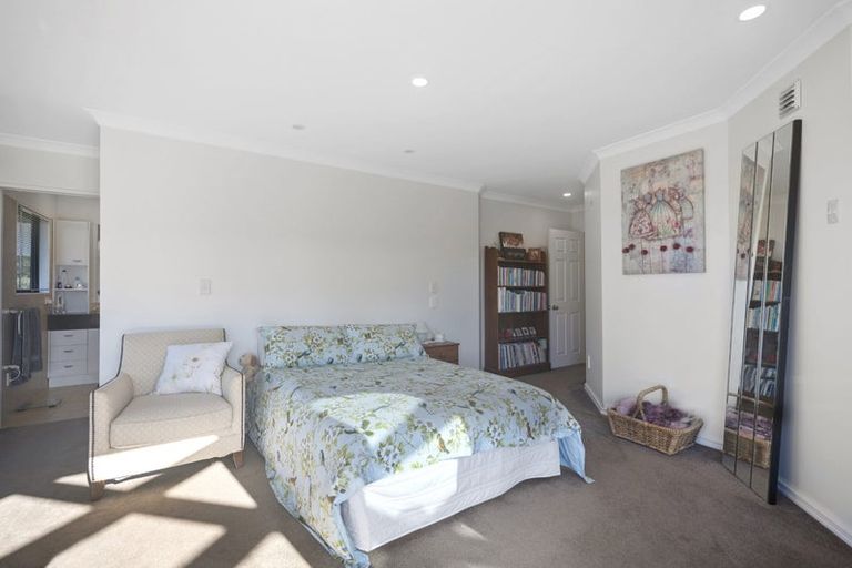 Photo of property in 384 Pine Valley Road, Dairy Flat, Silverdale, 0992