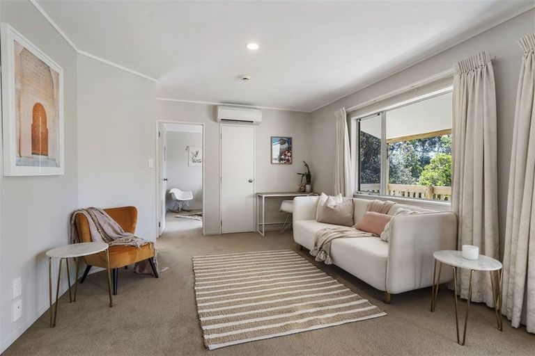 Photo of property in 67 Beach Haven Road, Beach Haven, Auckland, 0626