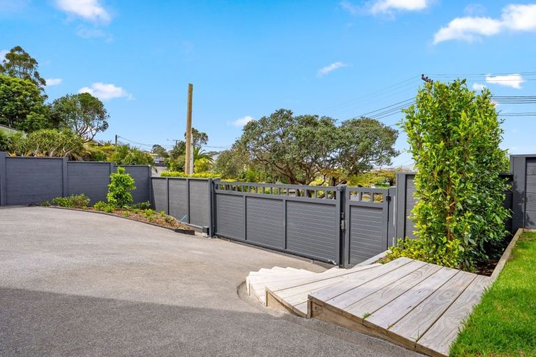 Photo of property in 7 Parr Terrace, Castor Bay, Auckland, 0620