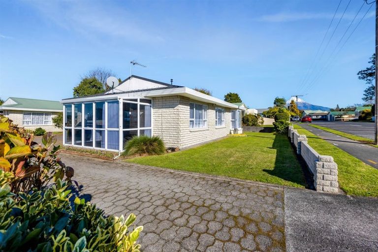 Photo of property in 7a Miro Street, Inglewood, 4330