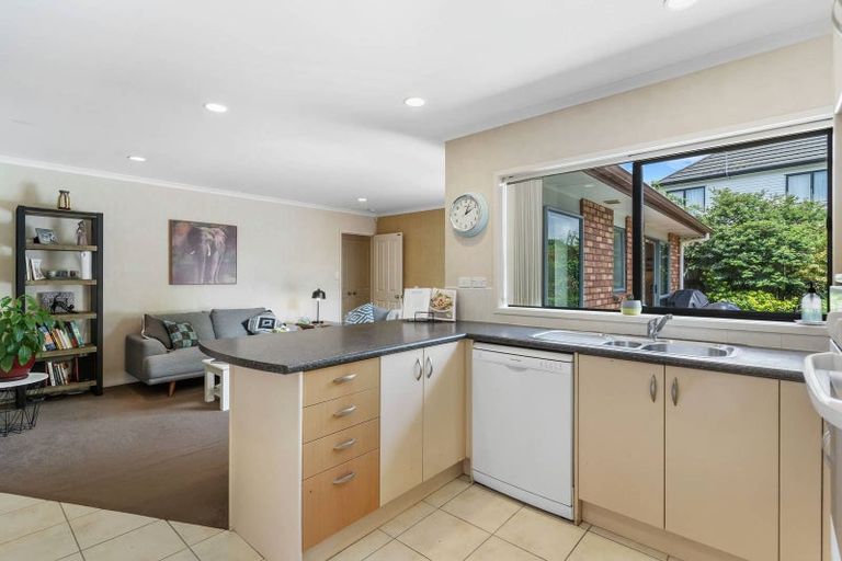 Photo of property in 1 Ballybay Road, East Tamaki, Auckland, 2016