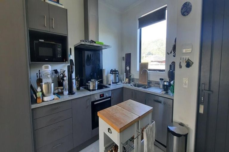 Photo of property in 14 Kauamo Close, Waiwhetu, Lower Hutt, 5010