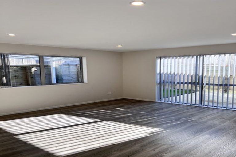 Photo of property in 19a Minaret Drive, Bucklands Beach, Auckland, 2014