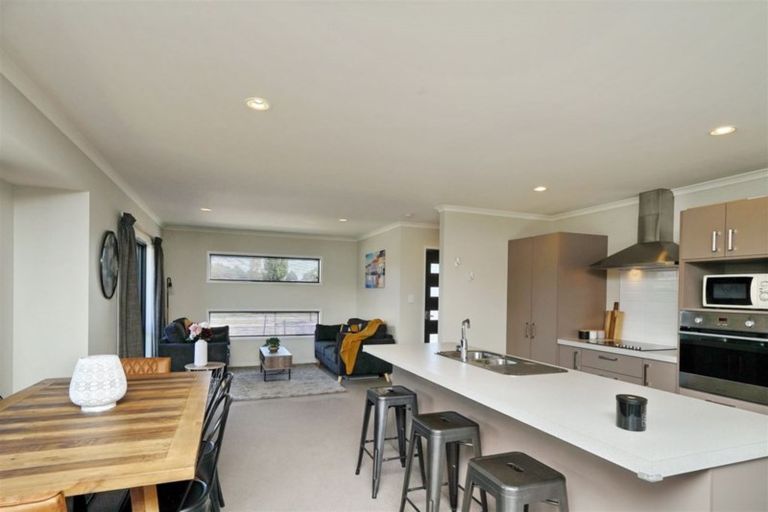 Photo of property in 52 Shillingford Boulevard, Rolleston, 7615