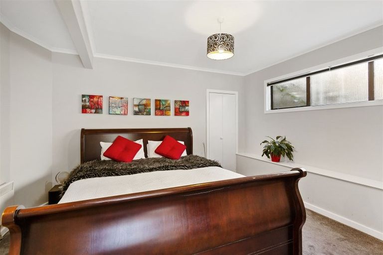 Photo of property in 32 Cavendish Square, Strathmore Park, Wellington, 6022