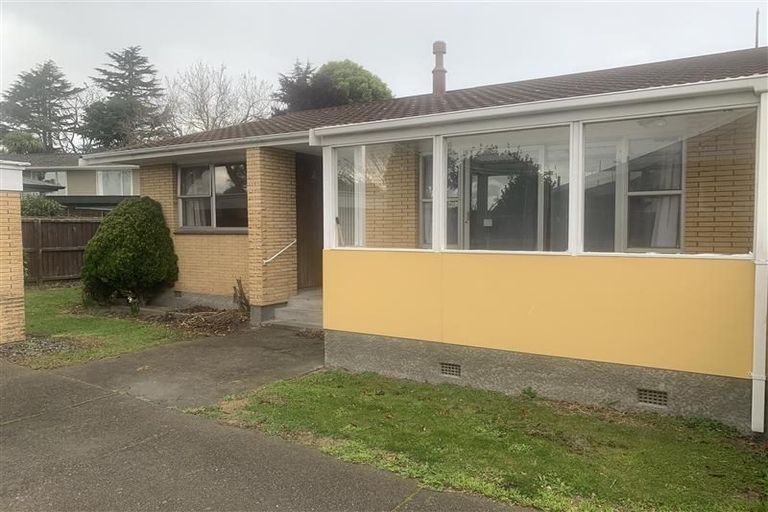 Photo of property in 2/26 Gladson Avenue, Sockburn, Christchurch, 8042