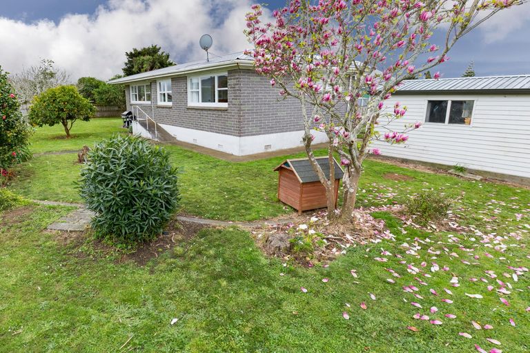 Photo of property in 1 Bella Villa Drive, Waiuku, 2123