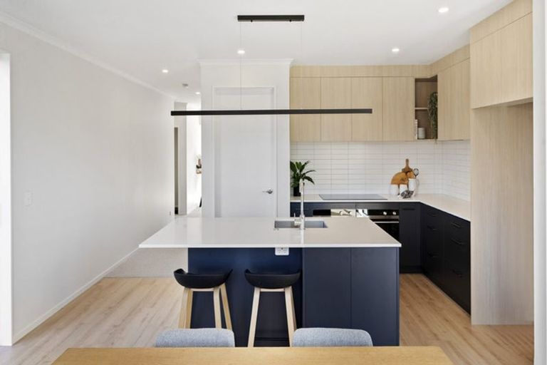 Photo of property in 32 Swanson Road, Henderson, Auckland, 0610