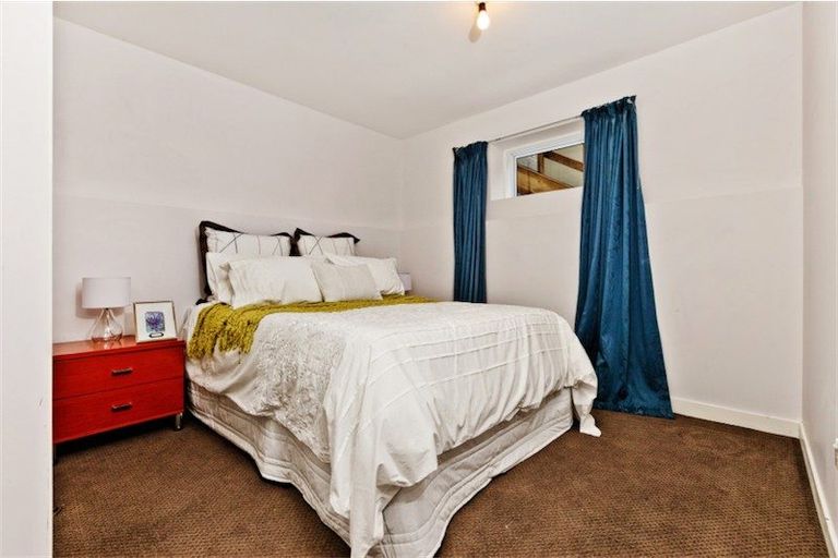 Photo of property in 16a Holiday Road, Stanmore Bay, Whangaparaoa, 0932