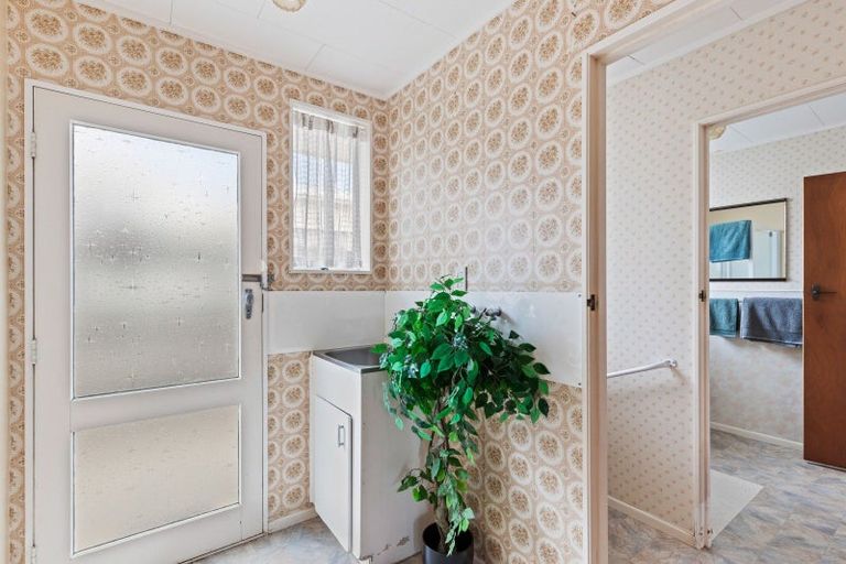 Photo of property in 2/31 Grey Street, Waitara, 4320