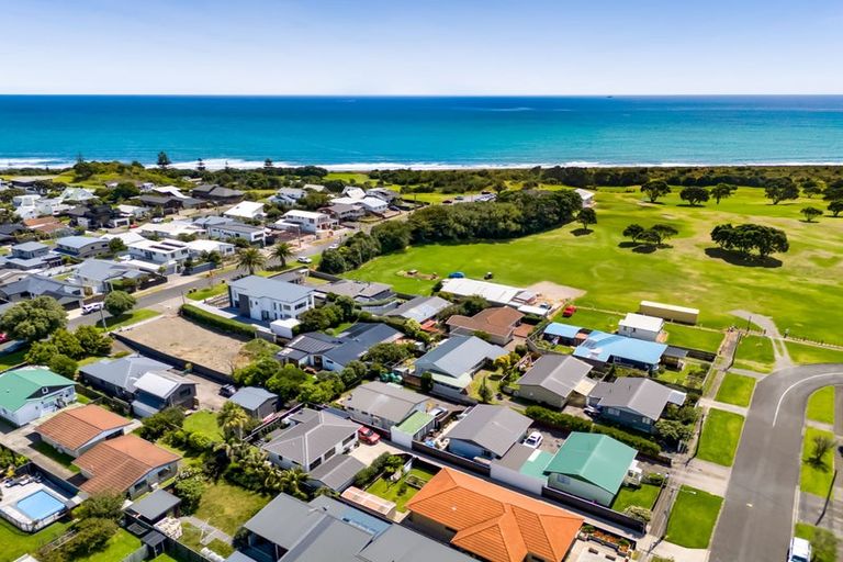 Photo of property in 6a Ropiha Street, Fitzroy, New Plymouth, 4312