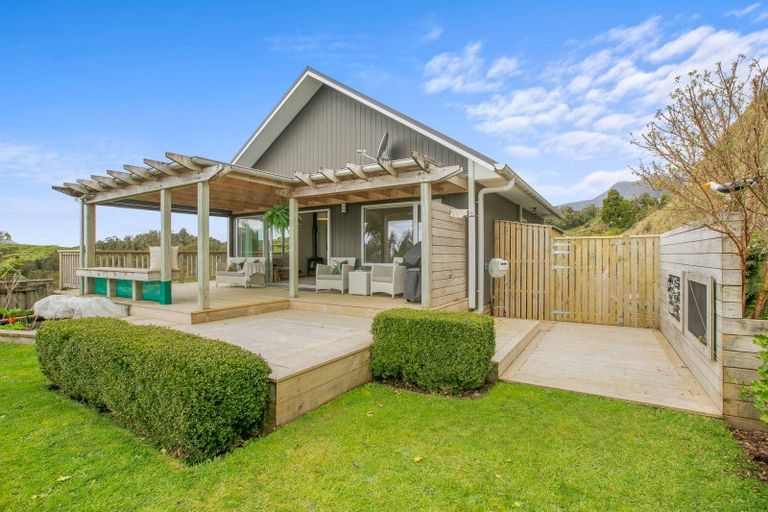Photo of property in 828 Dover Road, Okato, New Plymouth, 4374