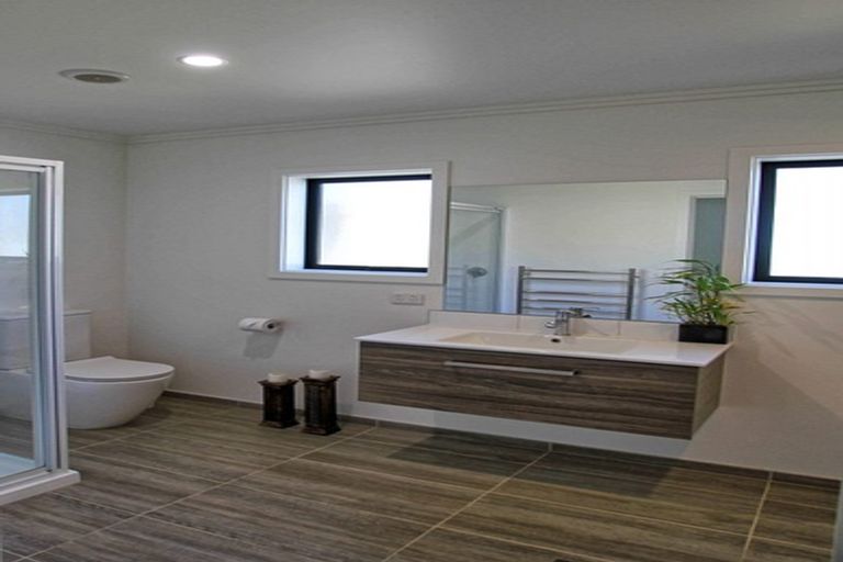 Photo of property in 3 Frances Bryers Road, Hobsonville, Auckland, 0616