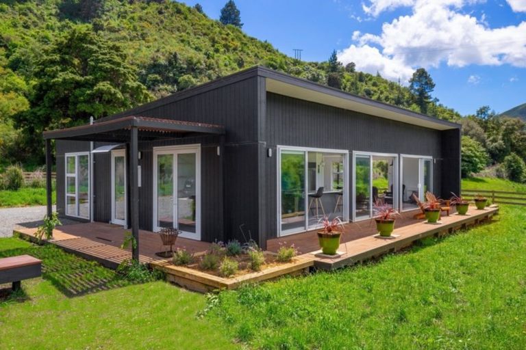 Photo of property in 9 Twidles Road, Havelock, 7178