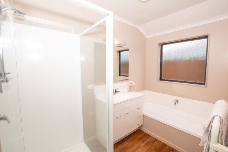 Photo of property in 18 Rosella Drive, Welcome Bay, Tauranga, 3112