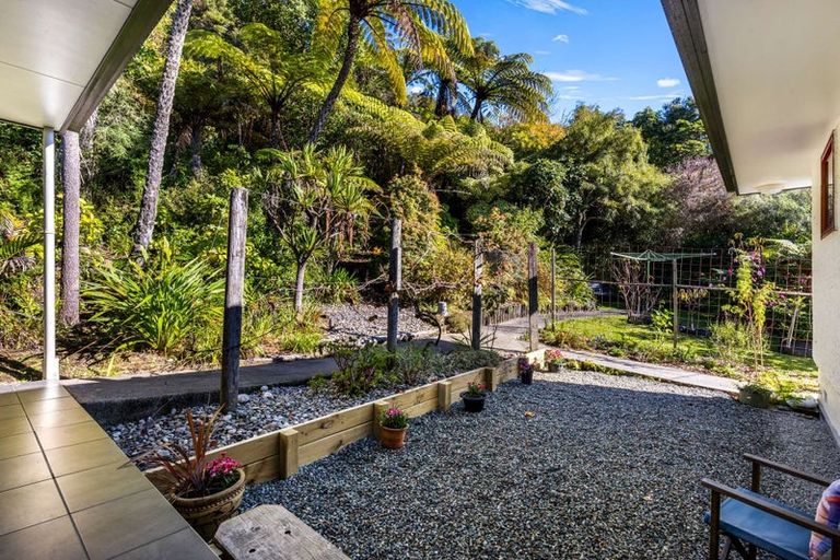 Photo of property in 204 Rangihaeata Road, Rangihaeata, Takaka, 7182