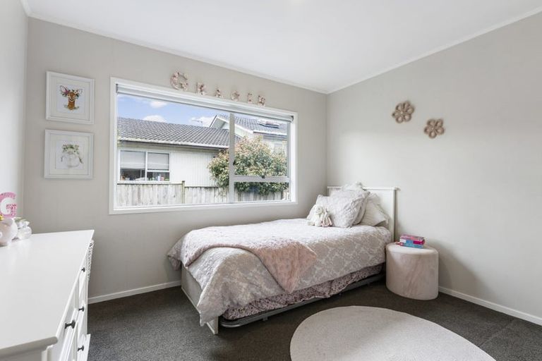 Photo of property in 26 Mirrabooka Avenue, Botany Downs, Auckland, 2010