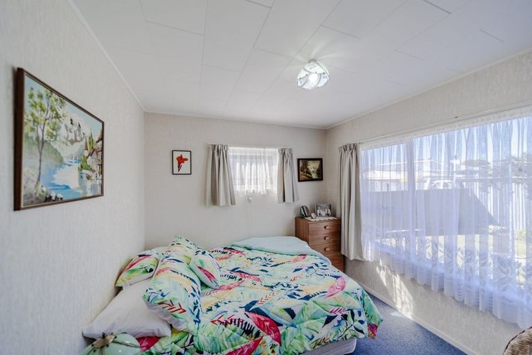 Photo of property in 17 Guildford Street, Tamatea, Napier, 4112